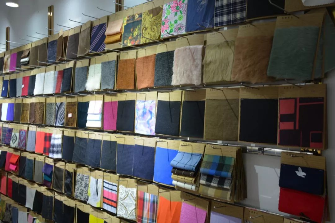 中東歐紡織服裝面輔料博覽會代表團(tuán)赴勝山商務(wù)考察 共探布料與服裝面輔料合作新機(jī)遇